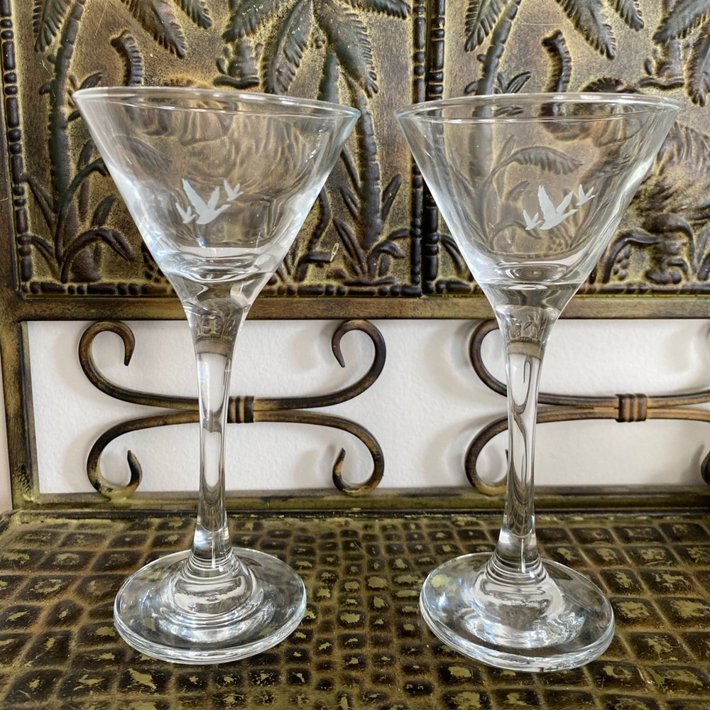 NEW SET OF (2) GREY GOOSE CRYSTAL ETCHED MARTINI COCKTAIL GLASSES